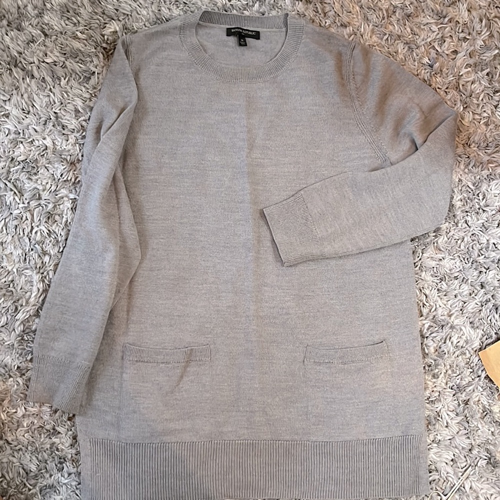 Banana republic two pocket tunic sweater